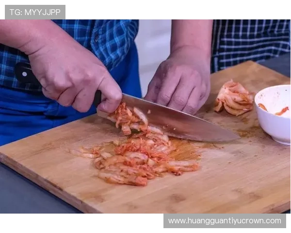 孙准浩家冰箱里塞满泡菜，训练完直接啃冰镇牛肉？